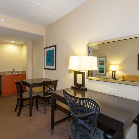 Holiday Inn Express Hotel & Suites Jacksonville Airport By Ihg Exterior foto